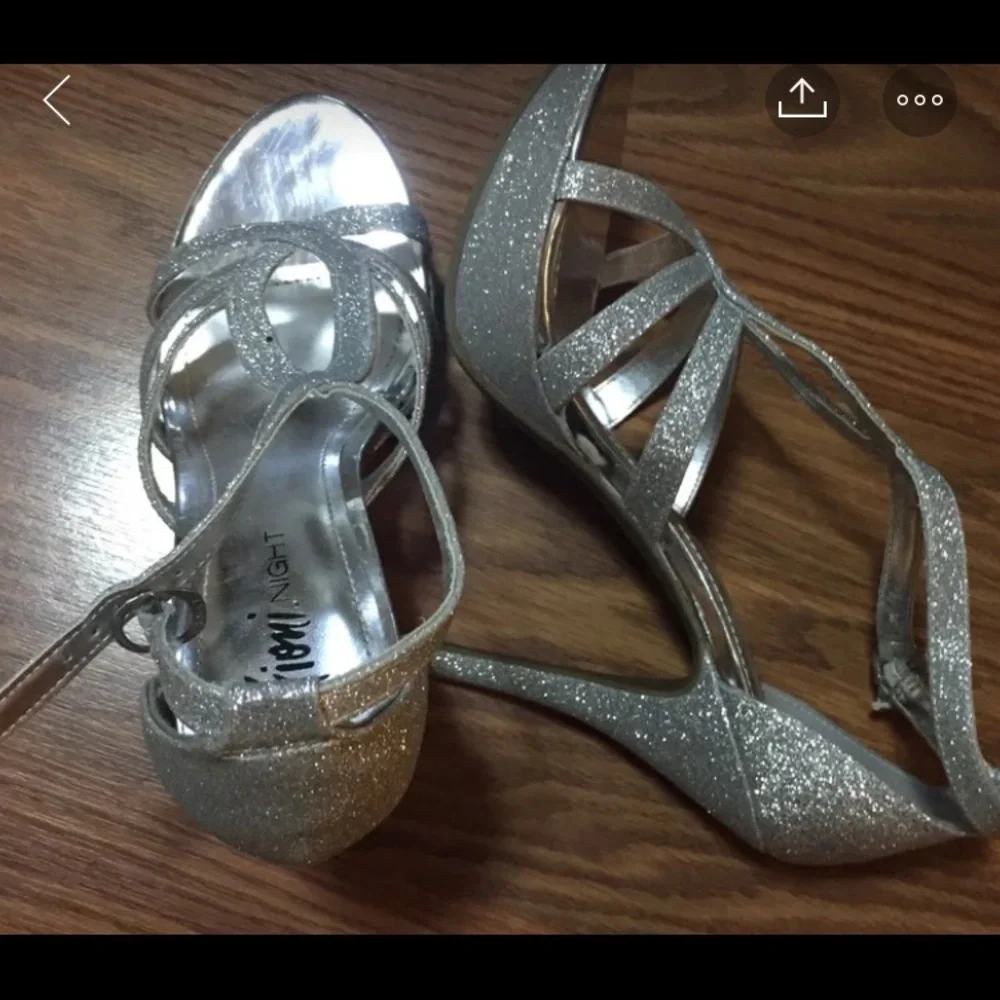 Heels - Picture 4 of 5